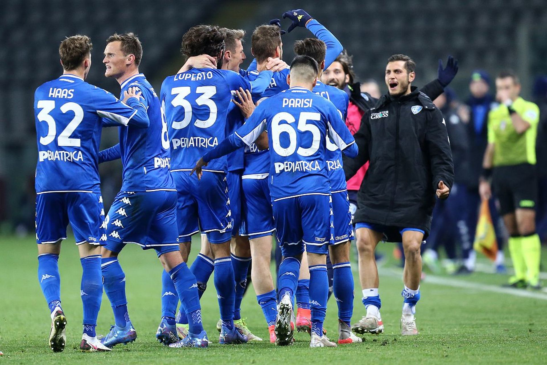 拓宽场上空 拓宽场上空