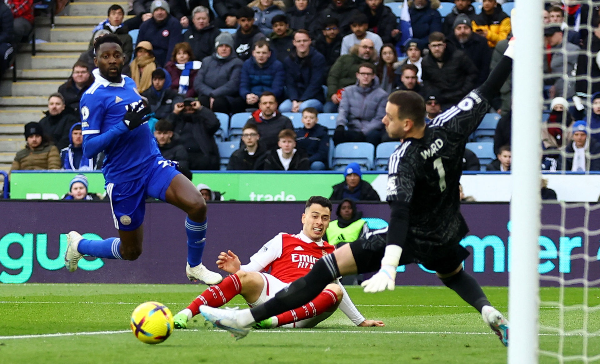 底线发球 底线发球